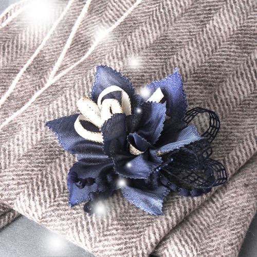 [corsage] Holiday corsage